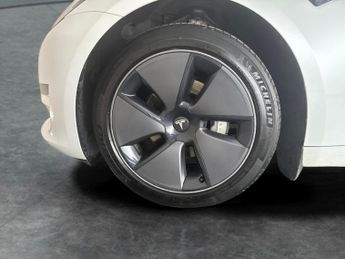 Tesla Model 3 Saloon RWD (241 bhp) - PARK ASSIST - LED - REVERSE CAM