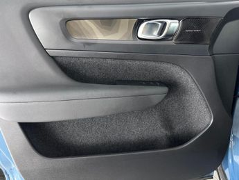 Volvo C40 Twin Recharge 78kWh Ultimate AWD (408 ps) - SURROUND VIEW - ADAP