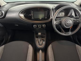 Toyota Aygo X 1.0 VVT-i Pure x-shift (72 ps) - LANE DEPARTURE  - BLUETOOTH - 1