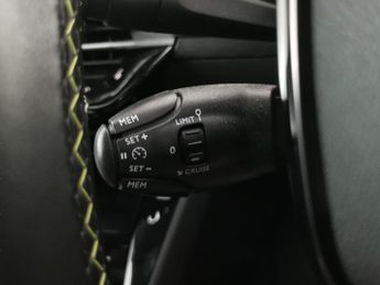 Peugeot E-2008 50kWh GT (7kW Charger) (136 ps) - ACTIVE LANE ASSIST - LED - REV
