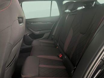 Skoda Octavia 2.0 TDI vRS DSG (200 ps) - SMARTLINK - HEATED SEATS - BLUETOOTH