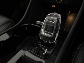 Volvo XC40 1.5h T5 Recharge 10.7kWh Ultimate Dark Plug-in (262 ps) - ADAPT 