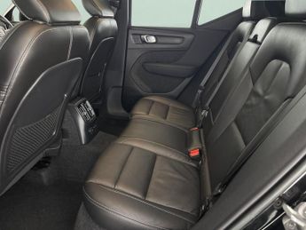 Volvo XC40 1.5h T5 Recharge 10.7kWh Ultimate Dark Plug-in (262 ps) - ADAPT 