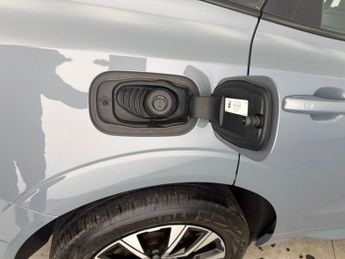 Volvo XC60 2.0 B5 MHEV Plus AWD (250 ps) - CARPLAY - HK AUDIO - KEYLESS ENT