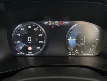 Volvo XC40 1.5h T5 Recharge 10.7kWh Ultimate Dark Plug-in (262 ps) - ADAPT 