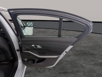 BMW 3 Series 2.0 330e 12kWh M Sport Plug-in (292 ps) PARK ASSIST - LED LIGHTS