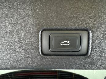 Audi Q4 E-tron 40 S line 82kWh (204 ps) ADAPTIVE CRUISE - 20IN ALLOYS - APPLE C