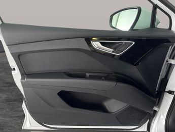 Audi Q4 E-tron 40 S line 82kWh (204 ps) ADAPTIVE CRUISE - 20IN ALLOYS - APPLE C
