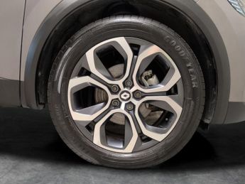 Renault Captur 1.6 E-TECH techno (145 ps) - LANE DEPARTURE  - 18IN ALLOYS - BLU