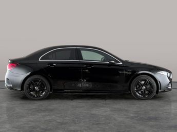 Mercedes-Benz A Class 1.3 A250e 15.6kWh AMG Line Plug-in 8G-DCT (218 ps) - NAV - COMFO
