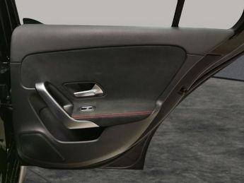 Mercedes-Benz A Class 1.3 A250e 15.6kWh AMG Line Plug-in 8G-DCT (218 ps) - NAV - COMFO