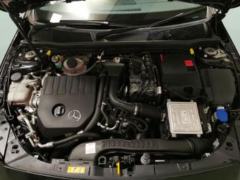 Mercedes-Benz A Class 1.3 A250e 15.6kWh AMG Line Plug-in 8G-DCT (218 ps) - NAV - COMFO