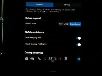 Volvo XC40 Recharge 69kWh Core (231 ps) - CARPLAY - BLACK ROOF RAILS - PARK