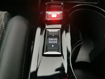 Peugeot E-2008 50kWh GT (7kW Charger) (136 ps) - ACTIVE LANE ASSIST - LED - REV