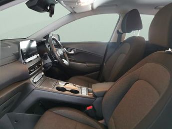 Hyundai Kona 64kWh Premium (10.5kW Charger) (204 ps) - KEYLESS ENTRY - LED - 