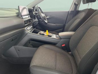 Hyundai Kona 64kWh Premium (10.5kW Charger) (204 ps) - UPGRADED SOUND - LED