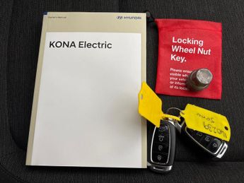 Hyundai Kona 64kWh Premium (10.5kW Charger) (204 ps) - UPGRADED SOUND - LED