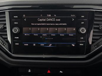 Volkswagen T-Roc 1.5 TSI EVO Black Edition DSG (150 ps) - LED - BLUETOOTH - PADDL