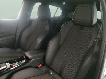 Peugeot E-2008 50kWh GT (7kW Charger) (136 ps) - ACTIVE LANE ASSIST - LED - REV