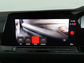 Volkswagen Golf 1.5 eTSI MHEV R-Line DSG (150 ps) - BLUETOOTH - DIGITAL DASH - P