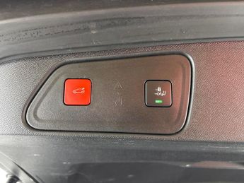Peugeot 3008 1.5 BlueHDi GT EAT (130 ps) - CARPLAY - BLACK ROOF RAILS