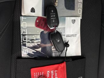 Peugeot 3008 1.5 BlueHDi GT EAT (130 ps) - CARPLAY - BLACK ROOF RAILS