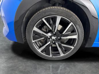 Peugeot 208 1.2 PureTech GT EAT (130 ps) - CARPLAY - LED - REVERSE CAM