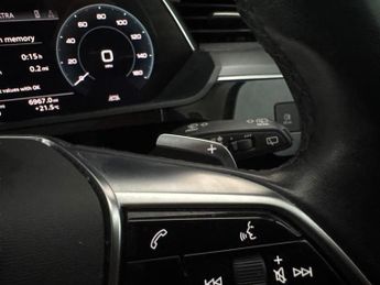 Audi e-tron 50 Technik quattro 71.2kWh (11kW Charger) (313 ps) - CARPLAY - L