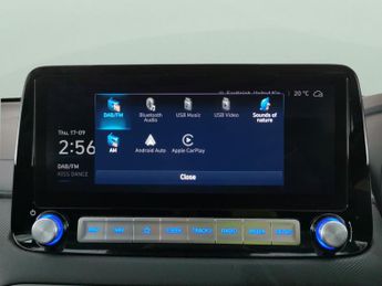 Hyundai Kona 64kWh Premium (10.5kW Charger) (204 ps) - KEYLESS ENTRY - LED - 