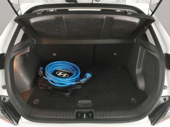 Hyundai Kona 64kWh Premium (10.5kW Charger) (204 ps) - KEYLESS ENTRY - LED - 