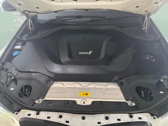 BMW iX3 80kWh M Sport Pro (286 ps) - MODEL SPECIFIC DESIGN ELEMENTS - PA