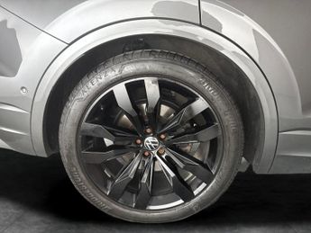 Volkswagen Touareg 3.0 TDI V6 Black Edition Tiptronic 4Motion (286 ps) - ADAPTIVE C