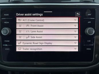 Volkswagen Tiguan 1.5 TSI R-Line DSG (150 ps) - ACTIVE LANE ASSIST - KEYLESS ENTRY