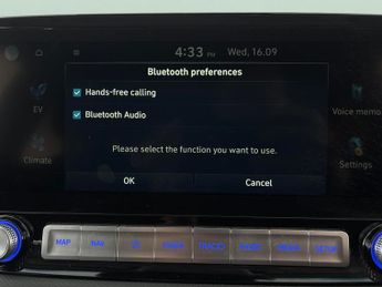 Hyundai Kona 64kWh Premium (10.5kW Charger) (204 ps) - UPGRADED SOUND - LED
