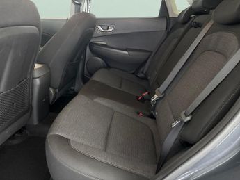 Hyundai Kona 64kWh Premium (10.5kW Charger) (204 ps) - UPGRADED SOUND - LED