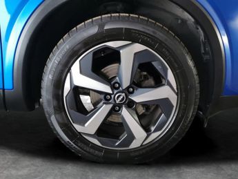 Nissan Qashqai 1.3 DIG-T MHEV N-Connecta XTRON (158 ps) - LED - REVERSE CAM - N