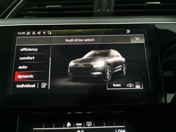 Audi e-tron 50 Technik quattro 71.2kWh (313 ps) - LED - REVERSE CAM - HEATED