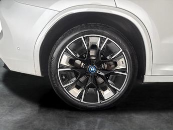 BMW iX3 80kWh M Sport Pro (286 ps) - MODEL SPECIFIC DESIGN ELEMENTS - PA