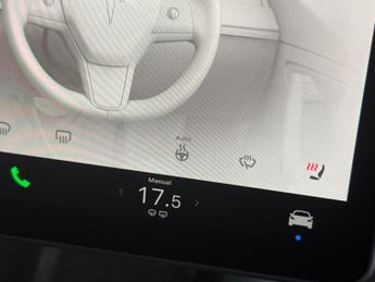 Tesla Model Y (Dual Motor) Long Range 4WDE (384 bhp) - HEATED STEERING - WIFI