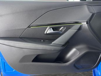 Peugeot 208 1.2 PureTech GT EAT (130 ps) - CARPLAY - LED - REVERSE CAM