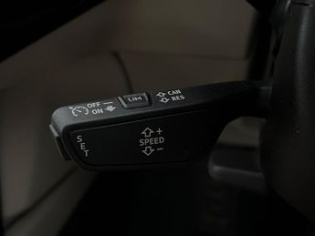Audi e-tron 50 Technik quattro 71.2kWh (11kW Charger) (313 ps) - ADJUSTABLE 