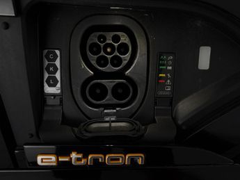 Audi e-tron 50 Technik quattro 71.2kWh (11kW Charger) (313 ps) - ADJUSTABLE 