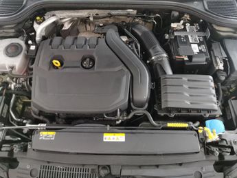 Volkswagen Golf 1.5 eTSI MHEV R-Line DSG (150 ps) - BLUETOOTH - DIGITAL DASH - P