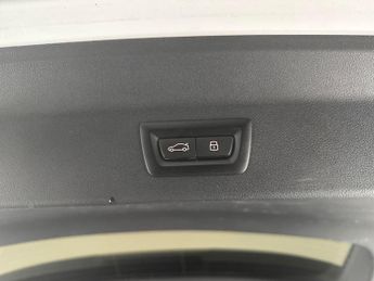 BMW iX3 80kWh M Sport Pro (286 ps) - MODEL SPECIFIC DESIGN ELEMENTS - PA