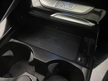 BMW iX3 80kWh M Sport Pro (286 ps) - MODEL SPECIFIC DESIGN ELEMENTS - PA