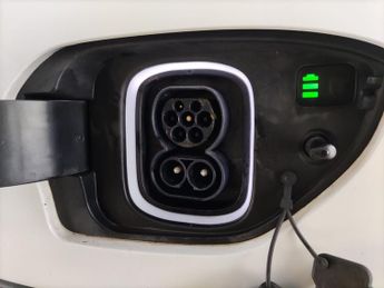 Hyundai Kona 64kWh Ultimate (10.5kW Charger) (204 ps) - REVERSE CAM - NAV - L