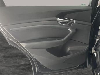 Audi e-tron 50 Technik quattro 71.2kWh (11kW Charger) (313 ps) - CARPLAY - L