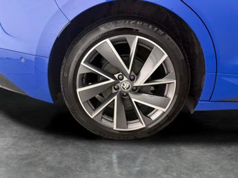 Skoda Enyaq iV 82kWh 80 SportLine (DC125kW) (204 ps) - PARK SENSORS - DAB