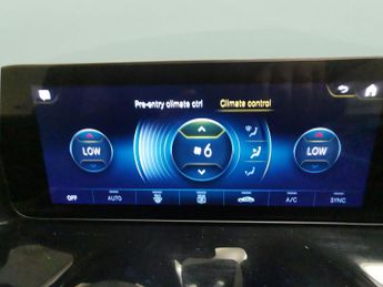 Mercedes-Benz EQA EQA 250+ 70.5kWh AMG Line (190 ps) - REVERSE CAM - NAV - ALCANTA