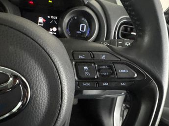 Toyota Yaris Cross 1.5 VVT-h Icon E-CVT (116 ps) - LANE TRACE ASSIST - BLUETOOTH